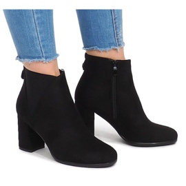 Borracha HQ-8A813-1 Botas pretas em um poste preto
