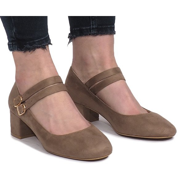 Sapatos bege no poste Tamara Sapatos bege no poste Tamara