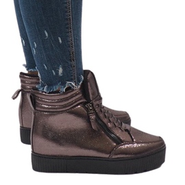 Tênis com isolamento marrom BB-1652