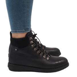 Botas pretas com cordões isolados 3971 preto