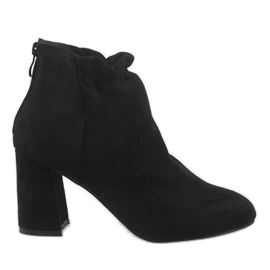 Botins de camurça preta no poste LL-79P preto