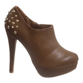 Botins de camelo com tachas 8860P castanho