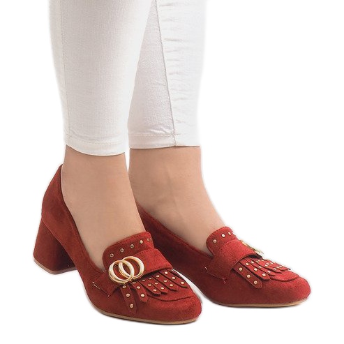 Bombas de camurça vermelha no pilar X77 vermelho