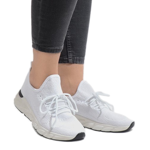 Sapatos esportivos brancos 7766-Y