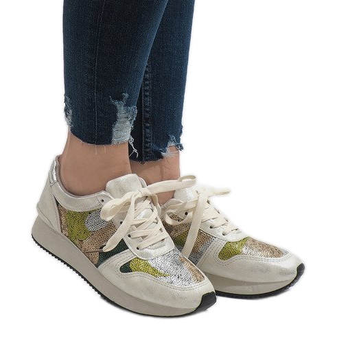 Tênis esportivos brancos com cunha T025 cinza