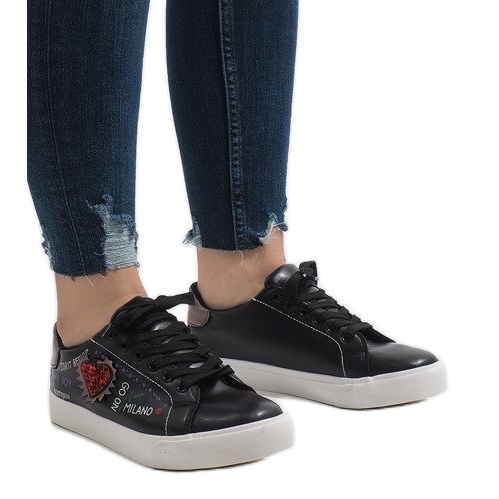 Tênis preto coração G-115