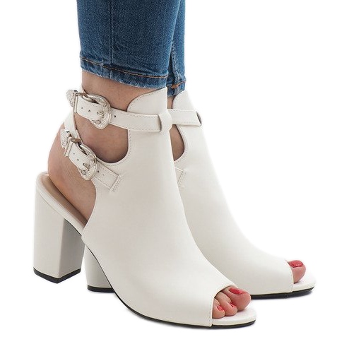 Botas brancas no poste 173-853 branco