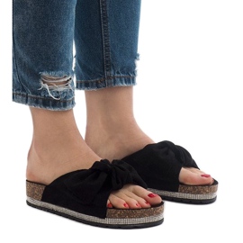 Chinelos pretos com laço N-33 Chinelos pretos com laço N-33