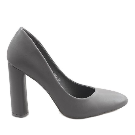 Bombas cinza no posto LE028