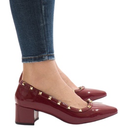 Bombas laqueadas cor de vinho no pilar X-70 vermelho multicolorido