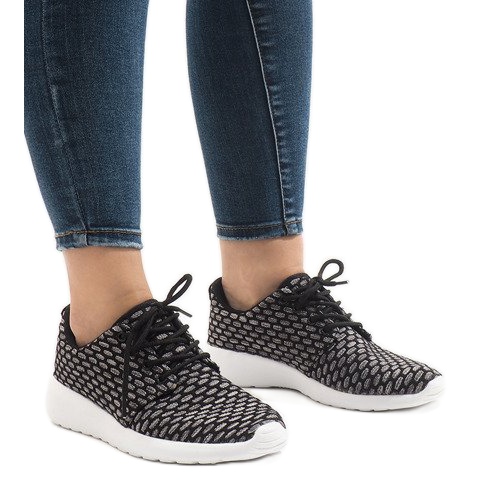 Tênis esportivos pretos 619