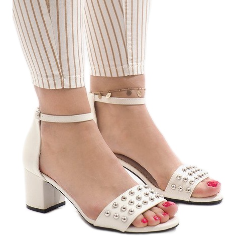 Sandálias brancas de salto alto 173-856 branco