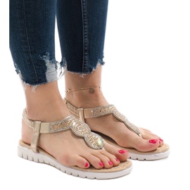 Sandálias com enfeites dourados S11 Sandálias com enfeites dourados S11