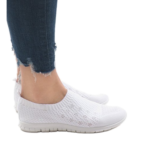 Calçados esportivos brancos B111-13