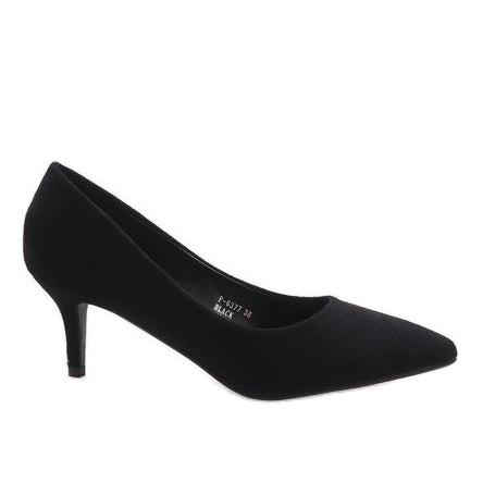 Sapatos pretos no calcanhar do P-6377