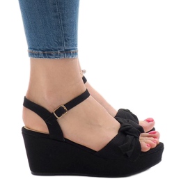 Sandálias pretas de cunha com laço F055 preto