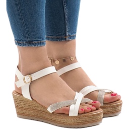 Sandálias brancas na plataforma WS8816 branco