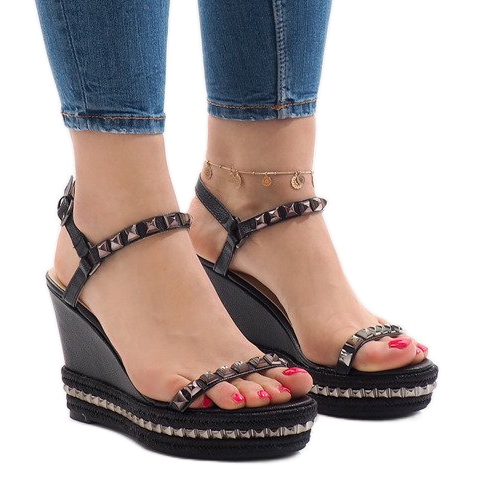 Sandálias pretas na plataforma de 1926 preto