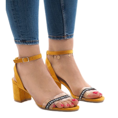 Sandálias amarelas na camurça post S-7347 amarelo