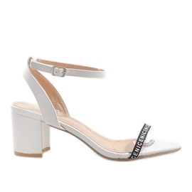 Sandálias brancas no poste camurça S-7347 branco Sandálias brancas no poste camurça S-7347 branco