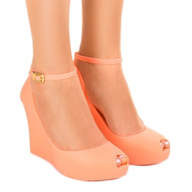 Meliski de borracha laranja descoberto KM06-3