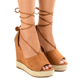 Sandálias de cunha marrom alpercatas F35-18