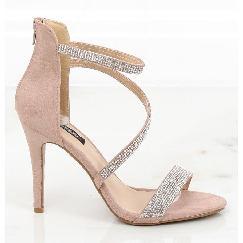 Sandálias em um alfinete bege C-28 Beige Ii Gat