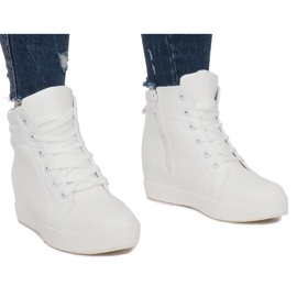 Tênis branco clássico Tênis branco clássico