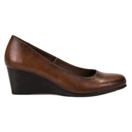 Vinceza Bombas marrons em uma cunha castanho Vinceza Bombas marrons em uma cunha castanho