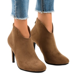 Camurça marrom AF-02 em salto agulha