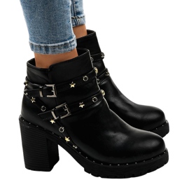 Botins pretos com estrelas D37-9