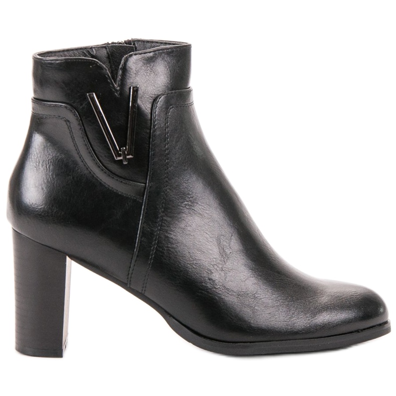 Vinceza Botas pretas em um poste preto