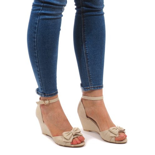 Sandálias de cunha F1-43 bege