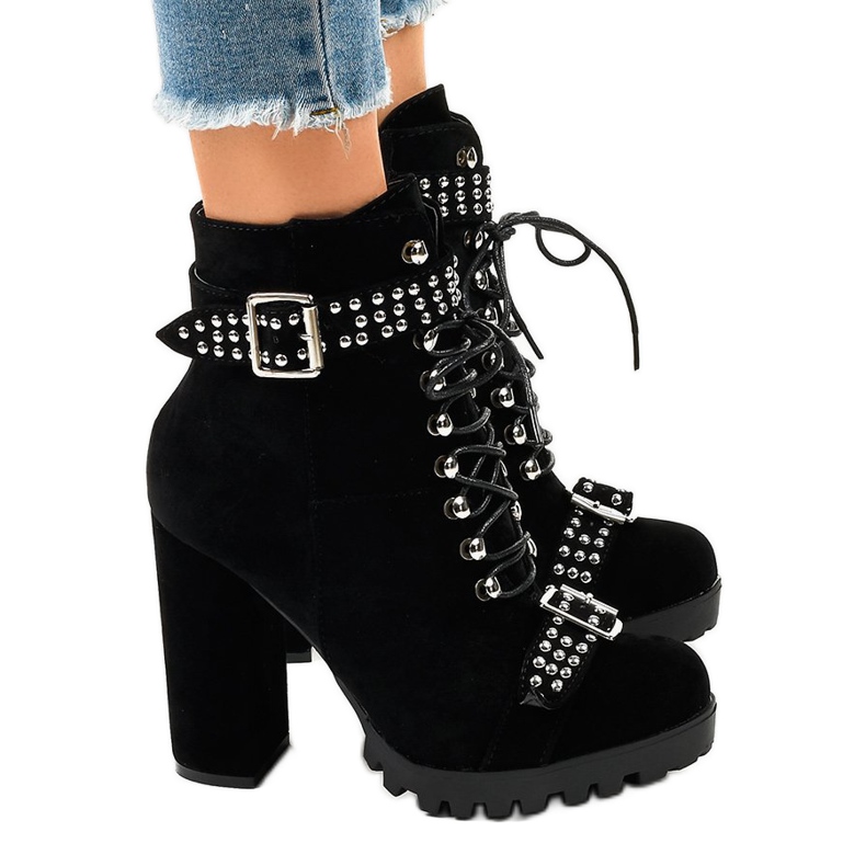 Botins de camurça preta no poste LS5071 preto