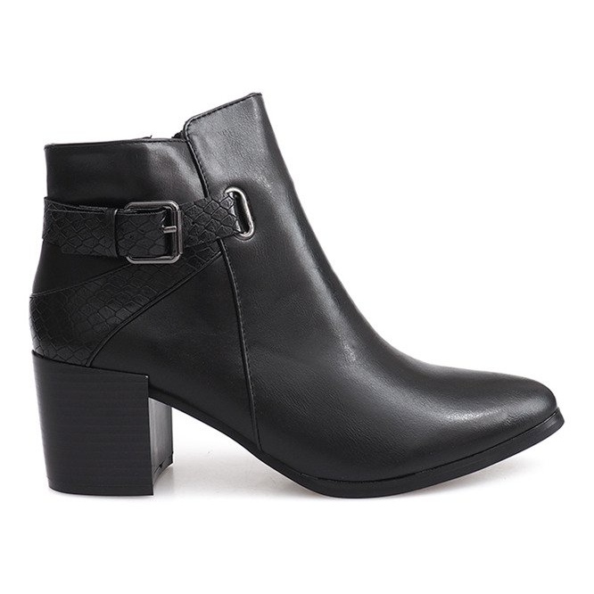 Botas quentes em um poste R805 preto