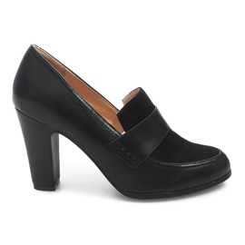 Sapatos em uma barra D11 preta preto