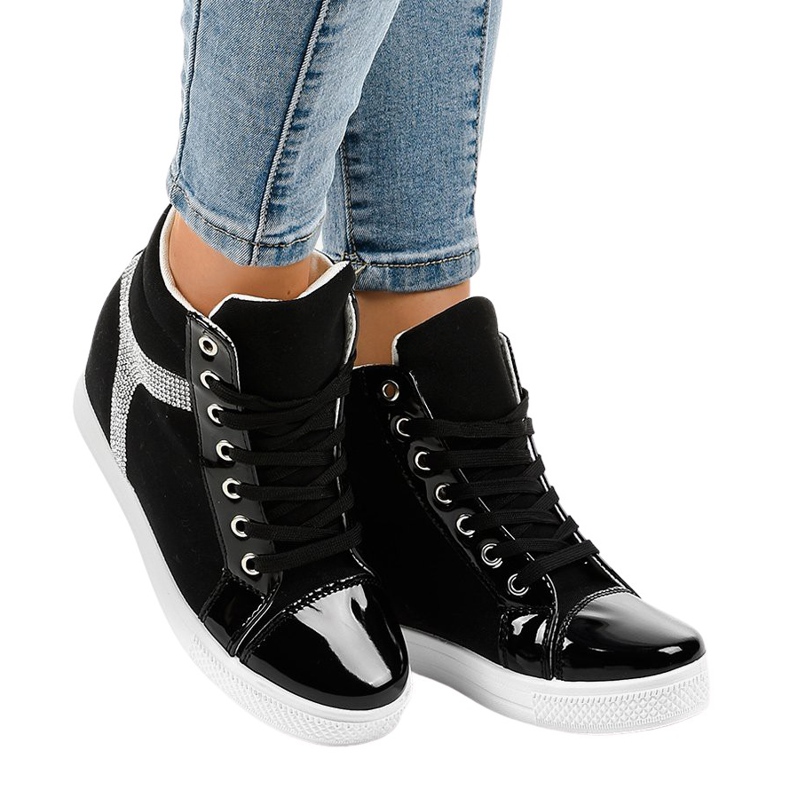 Tênis preto cunha com lantejoulas AN2959