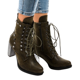 Botas verdes com tachas F117 Botas verdes com tachas F117