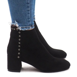 Botas quentes em um poste M217 preto