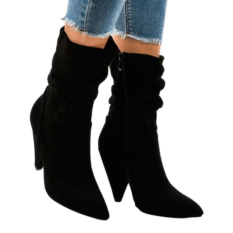 Botins de camurça preta no poste LS5062 preto