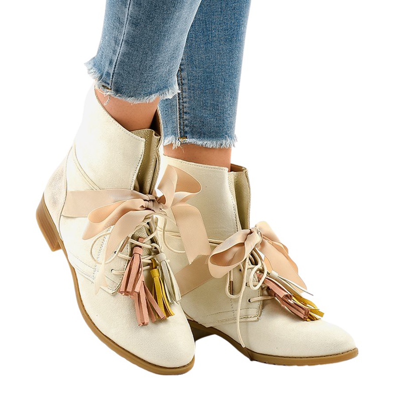 Botas rasas bege amarradas com franjas A-226 Botas rasas bege amarradas com franjas A-226