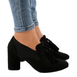 Bombas de camurça preta no poste LL-97P preto