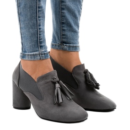 Bombas de camurça cinza no poste LL-97P