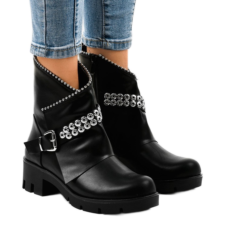 Botas pretas femininas decoradas com A-337 preto