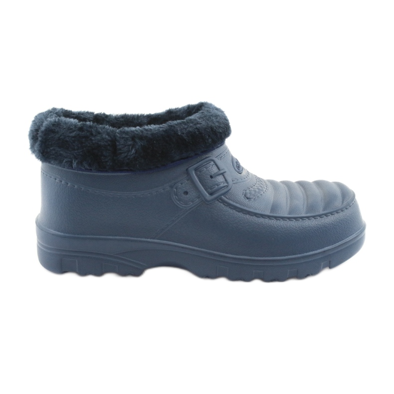 Atletico Galochas isoladas com pele azul marinho