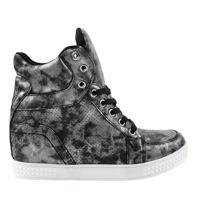 Tênis preto com cunhas amarradas ON001