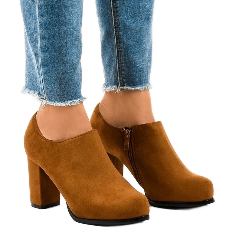 Botas de cano curto camurça com fecho JM-9 castanho