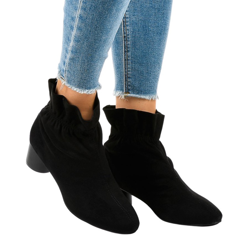 Botins de camurça preta no poste JM5512M preto