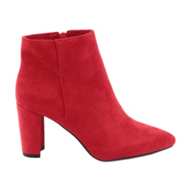 Botas no posto de Sergio Leone 548 vermelho