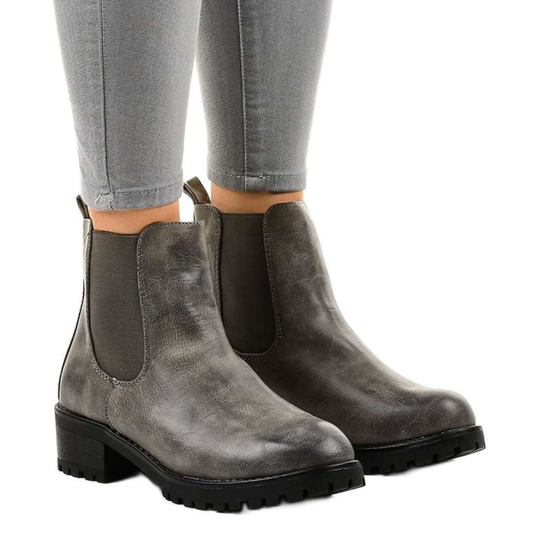 Botas cinza no espigão com elástico Z105